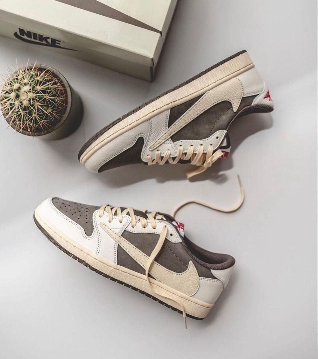 Air Jordan 1 Low x Travis Scott - "Reverse Mocha"