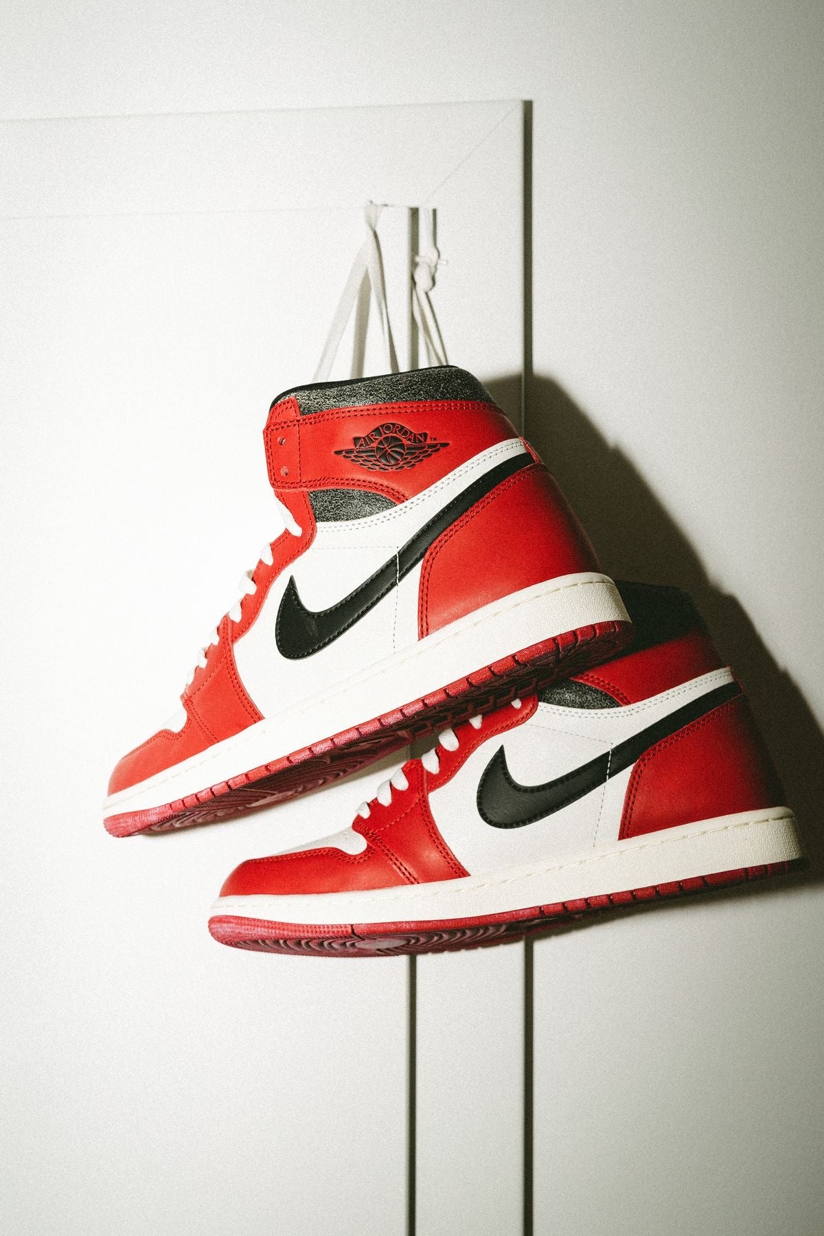 Air Jordan 1 Retro High OG "Chicago Lost And Found"