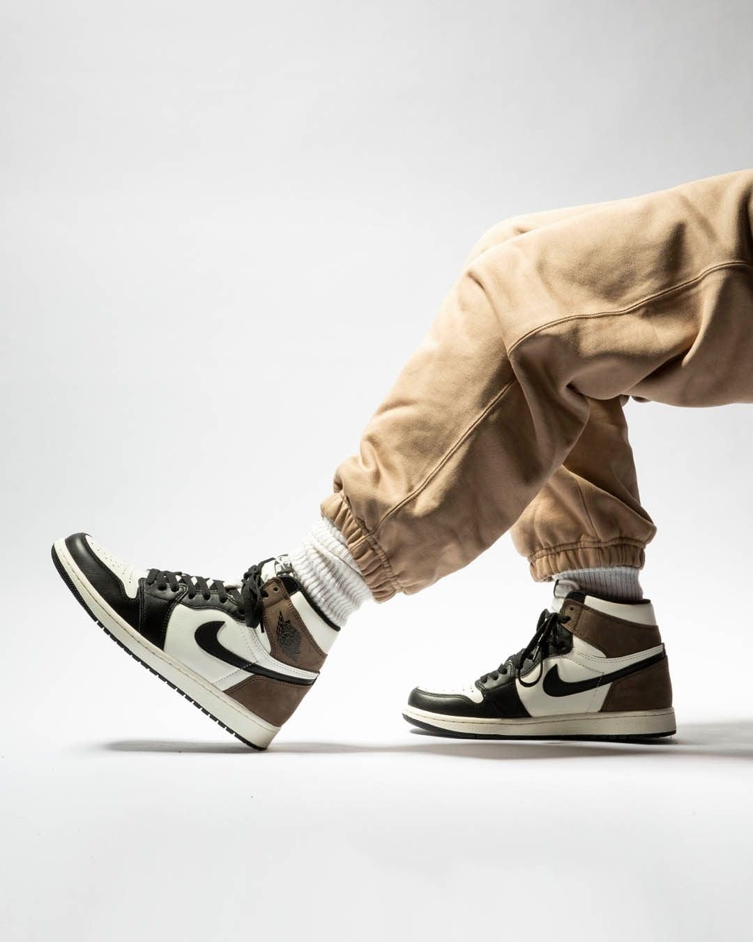 Air Jordan 1 Retro High OG ‘Dark Mocha’
