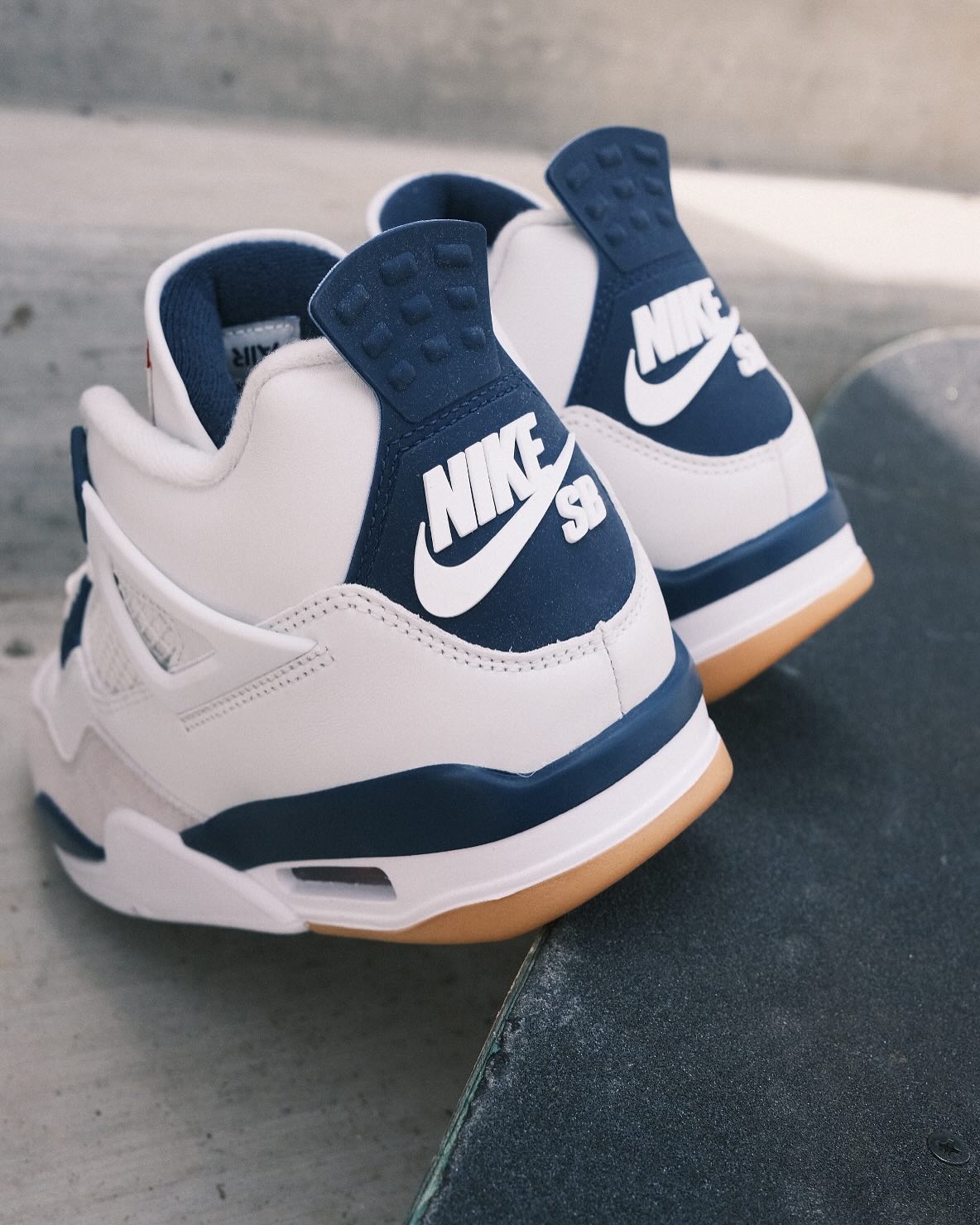 Air Jordan 4 "Navy"